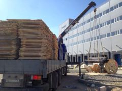 Выгрузка арендованных лесов